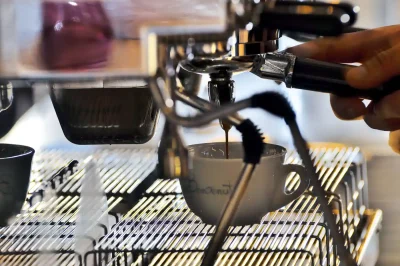 ezgif-396e1070459eca